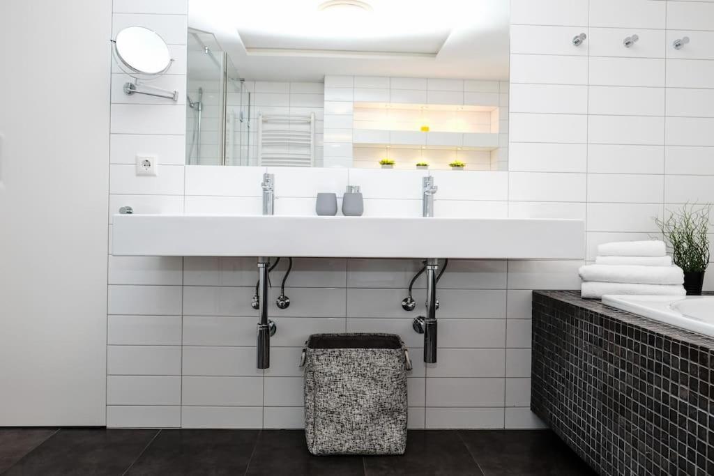 #Stayhere - Spacious Luxury Town Hall 3Bdr Apartment VNO Buitenkant foto