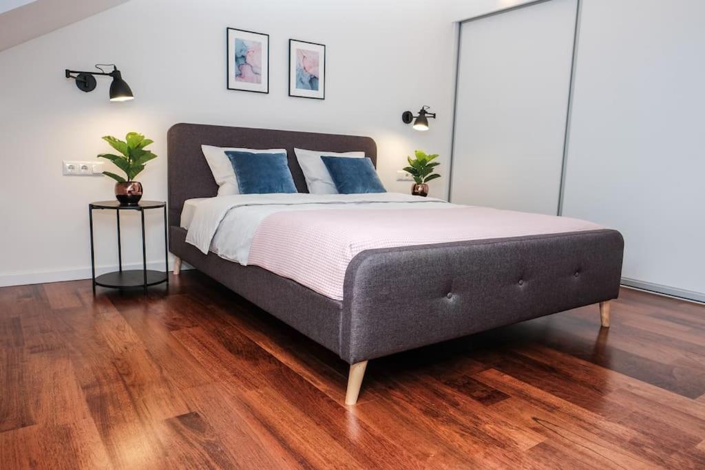 #Stayhere - Spacious Luxury Town Hall 3Bdr Apartment VNO Buitenkant foto