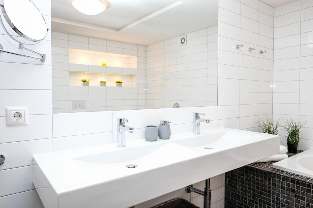 #Stayhere - Spacious Luxury Town Hall 3Bdr Apartment VNO Buitenkant foto