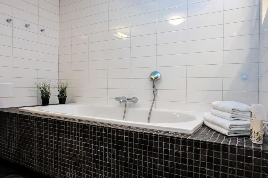 #Stayhere - Spacious Luxury Town Hall 3Bdr Apartment VNO Buitenkant foto